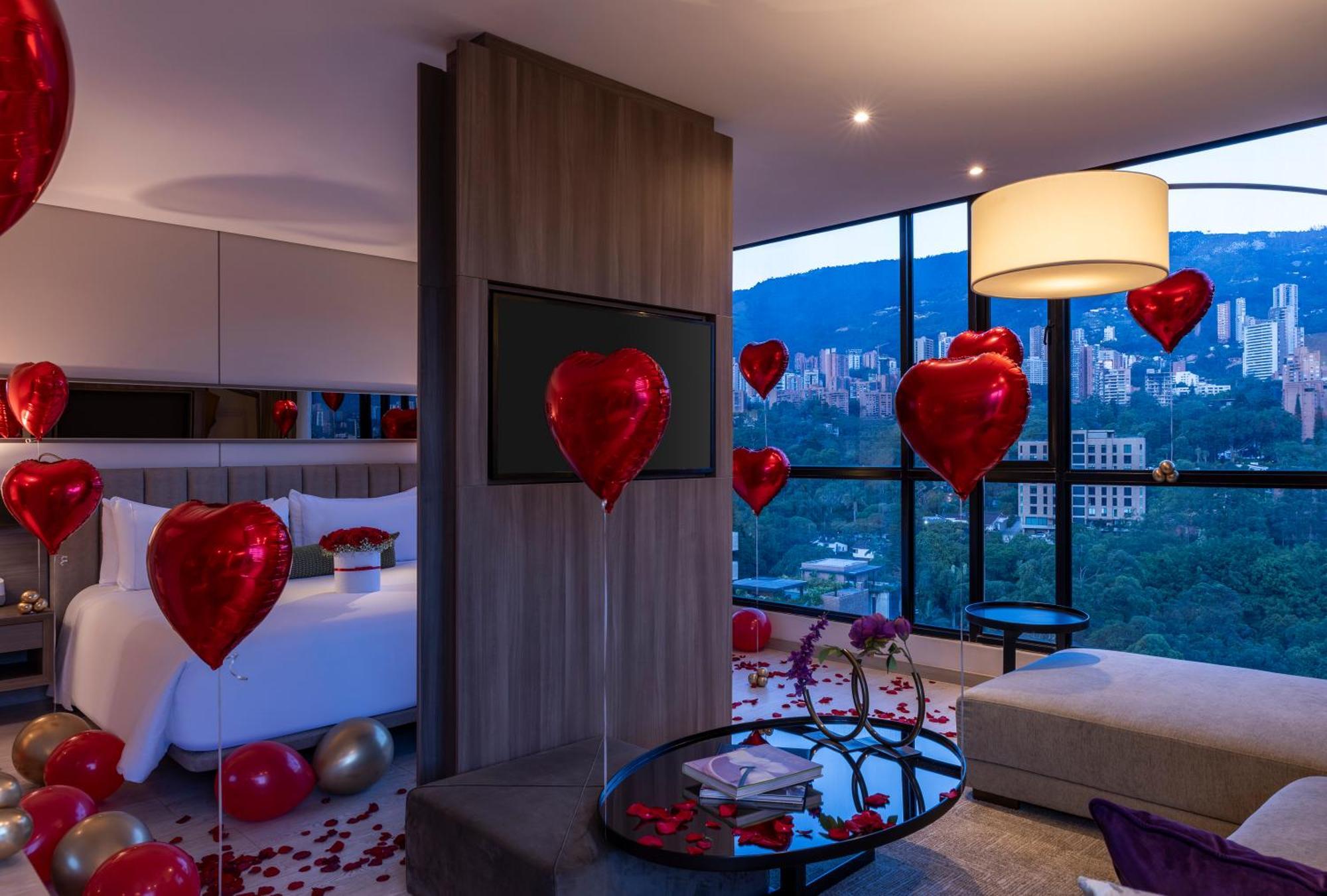 Hotel York Luxury Suites Medellin By Preferred Exterior foto A bedroom at the hotel