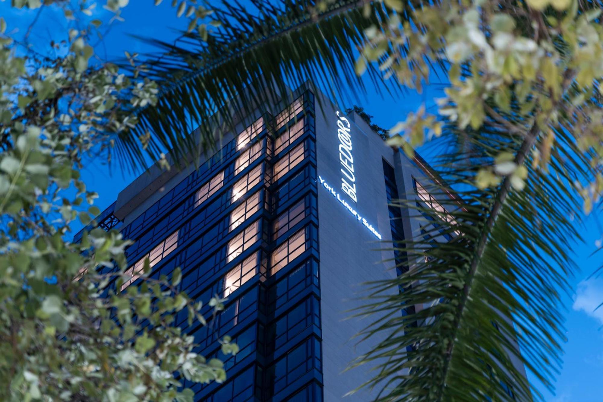 Hotel York Luxury Suites Medellin By Preferred Exterior foto The Icon