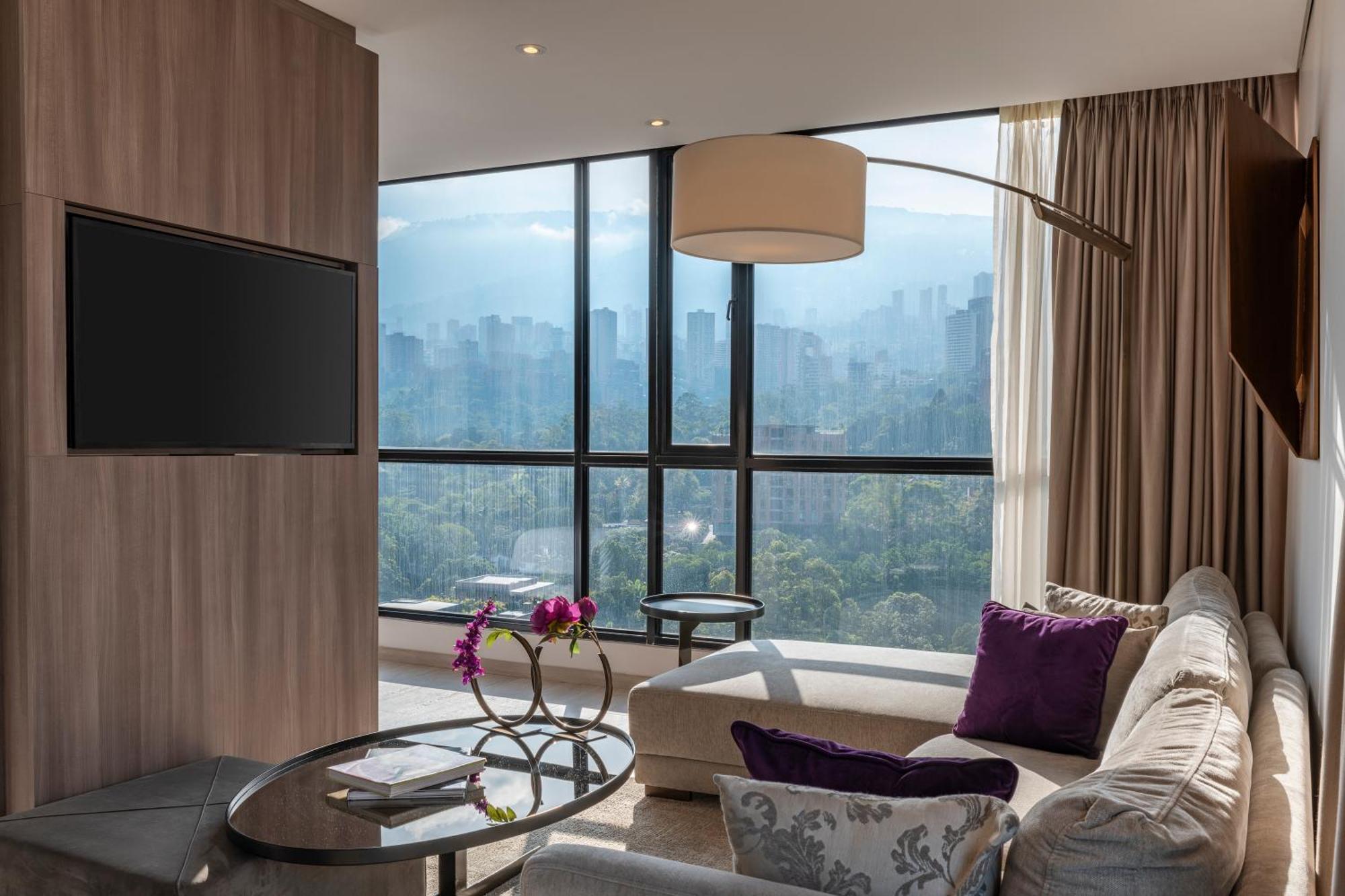 Hotel York Luxury Suites Medellin By Preferred Exterior foto A suite at the hotel